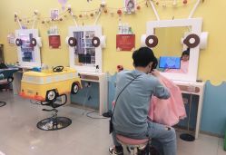 -爆米花儿童美发乐园