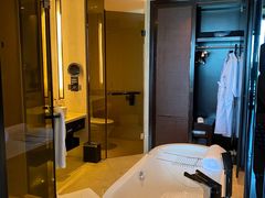 -三亚湾海居铂尔曼度假酒店