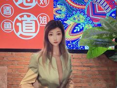-刘姐啤酒鱼民族演艺餐厅(西街总店)