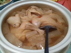 竹荪土鸡汤-苏雅经典名食(国际海水浴场店)