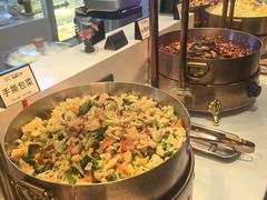 -涨巢·潮玩水疗局