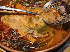 -洱火云南酸菜牛肉火锅(石景山当代商城店)