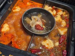-老牌坊云南鱼豆花火锅(哈西万达店)