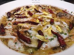 老坛麻辣酸菜鲈鱼-渔语鱼酸菜鱼新川菜(来福士店)