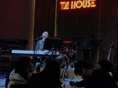 -TZ House音乐现场(来福士中心店)