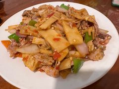 兴坪小炒肉-老街坊餐吧
