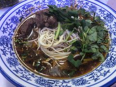 -渝之汇牛肉豌杂面