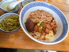 辣肉面-沪西老弄堂面馆(定西路店)