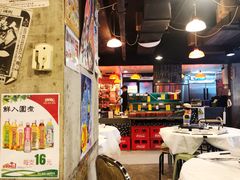 大堂-鲜入围煮花胶鸡海鲜火锅