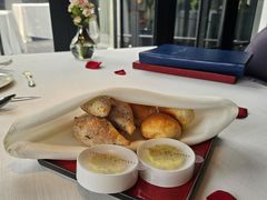 -弦月窗LUNETTE BY AMANDA(复兴路店)