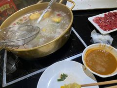 -潮汕三宝鲜牛肉火锅