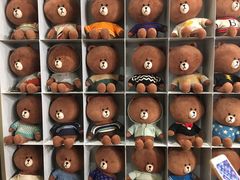 -LINE FRIENDS Garosu-gil Flagship Store