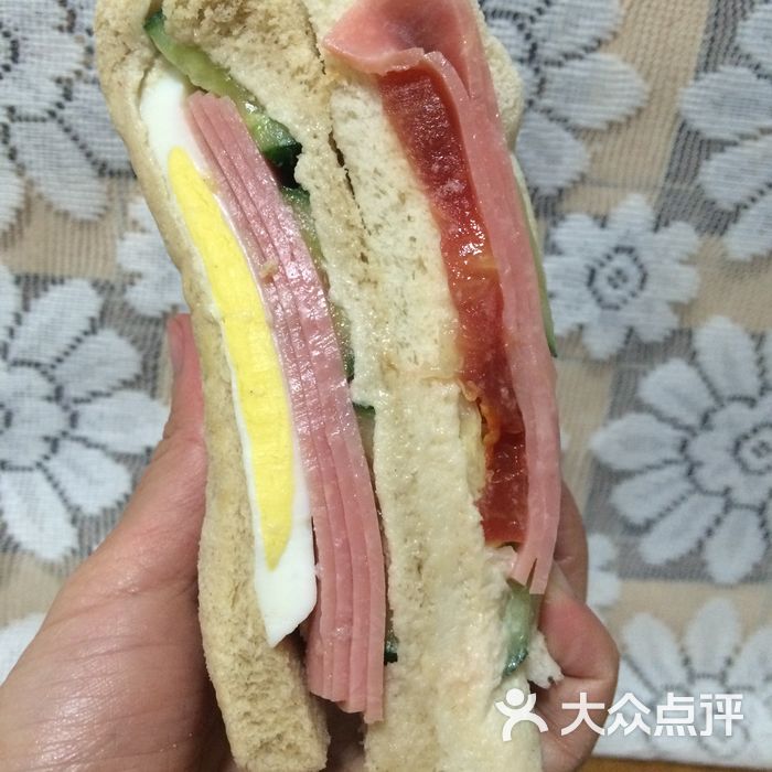 全家便利店火腿鸡蛋鲜蔬三明治图片-北京超市/便利店-大众点评网