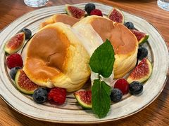 莓果奶油芝士舒芙蕾松饼-UPPER KITCHEN(延安路店)