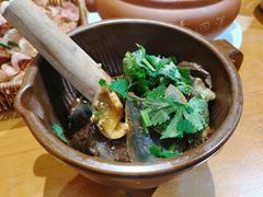 -老滇山寨•云南特色菜•地方菜•民族风情歌舞表演(金碧店)