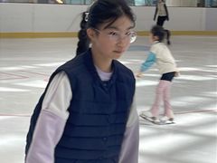 -陈露国际冰上中心(天津嘉里汇店)