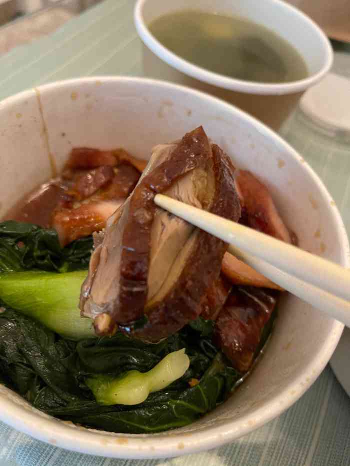 朱三卤鹅(翠竹店)-"现在每天都能看到在店里烧,味道也相比之前.