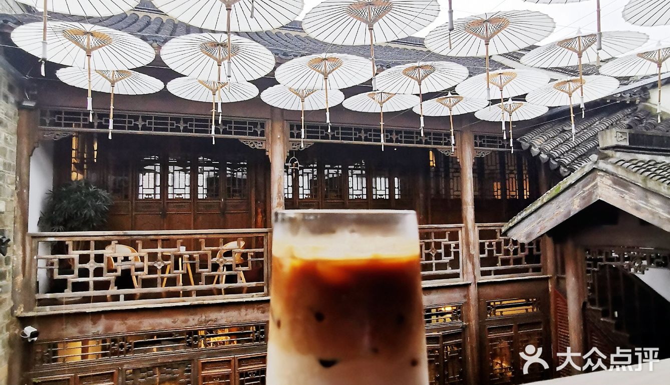 在这样的咖啡馆里感受着古今中外