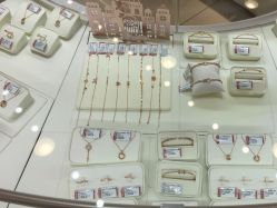 -周大生CHOW TAI SENG(成山路巴黎春天店)