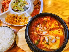 泡菜豆腐汤-喜来稀肉(北外滩白玉兰广场店)