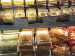 -红宝石·鲜奶小方·海派西点房(南丹店)