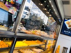 面包甜点陈列柜-鲍师傅糕点(江苏路店)