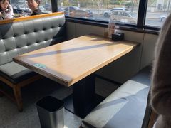 靠窗位-YUOZUO渝作·川渝冒肚(崂山店)