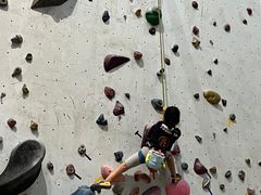 -山之巅攀岩馆(太古城店)