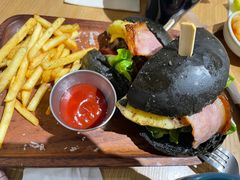 27&nbsp;牛肉汉堡-HELLO 27 意面·沙拉·帕尼尼