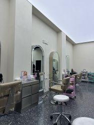 -Hair Co.一间沙龙