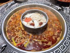 菌香鸳鸯锅-晓宇重庆火锅(大唐不夜城店)