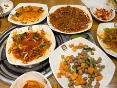 -喇喇排骨火锅·传统韩式脊骨汤(望京西园总店)