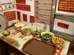 -柳州肥姨妈大骨螺蛳粉(万达中心店)