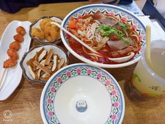 -鑫花溪牛肉米粉(人民广场店)