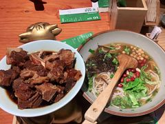 -百春原湖南牛肉粉(百联世纪店)