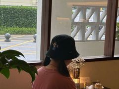 -Café Monson
