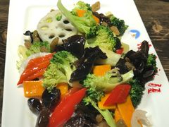 -阿拉轩豫见新疆主题餐厅