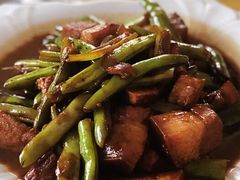 红烧肉焖豆角-归园田居农家院