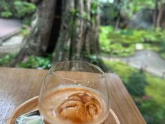 -Chom Cafe and Restaurant