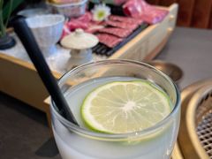 -铭牛烧肉·和牛海鲜自助(高新月牙湖店)