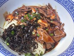 -沪西老弄堂面馆(定西路店)