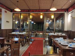 大堂-岳记兴隆·青城腊排铜火锅(融创店)