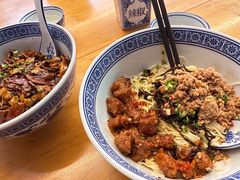 辣肉面-沪西老弄堂面馆(定西路店)