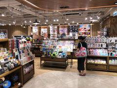 -LOG-ON(海港城店)