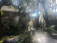 -Chom Cafe and Restaurant