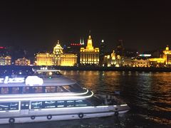 -黄浦江游览十六铺3号码头网红自助餐