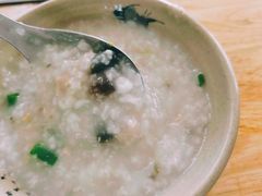 皮蛋瘦肉粥-洲仔石磨肠粉(情侣中路店)