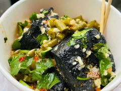 -黑色经典·长沙臭豆腐(粤华路店)