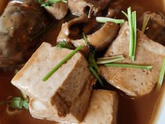光鱼炖豆腐-闯关东东北农家菜(崂山石老人店)
