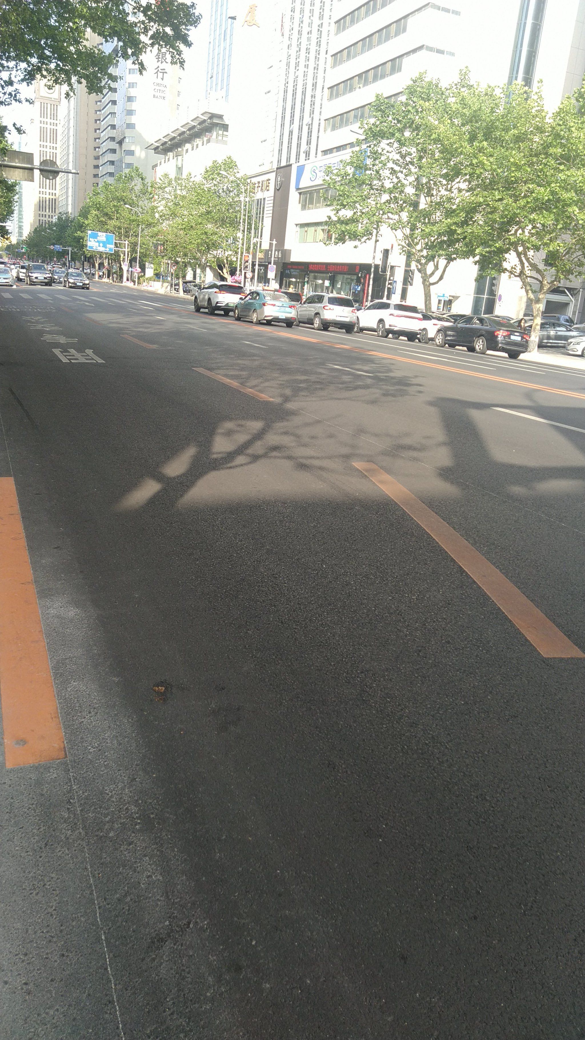 人民路新修的大马路